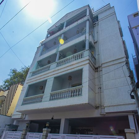 Oyo 23360 White Bricks Inn Bengaluru Zewnętrze zdjęcie