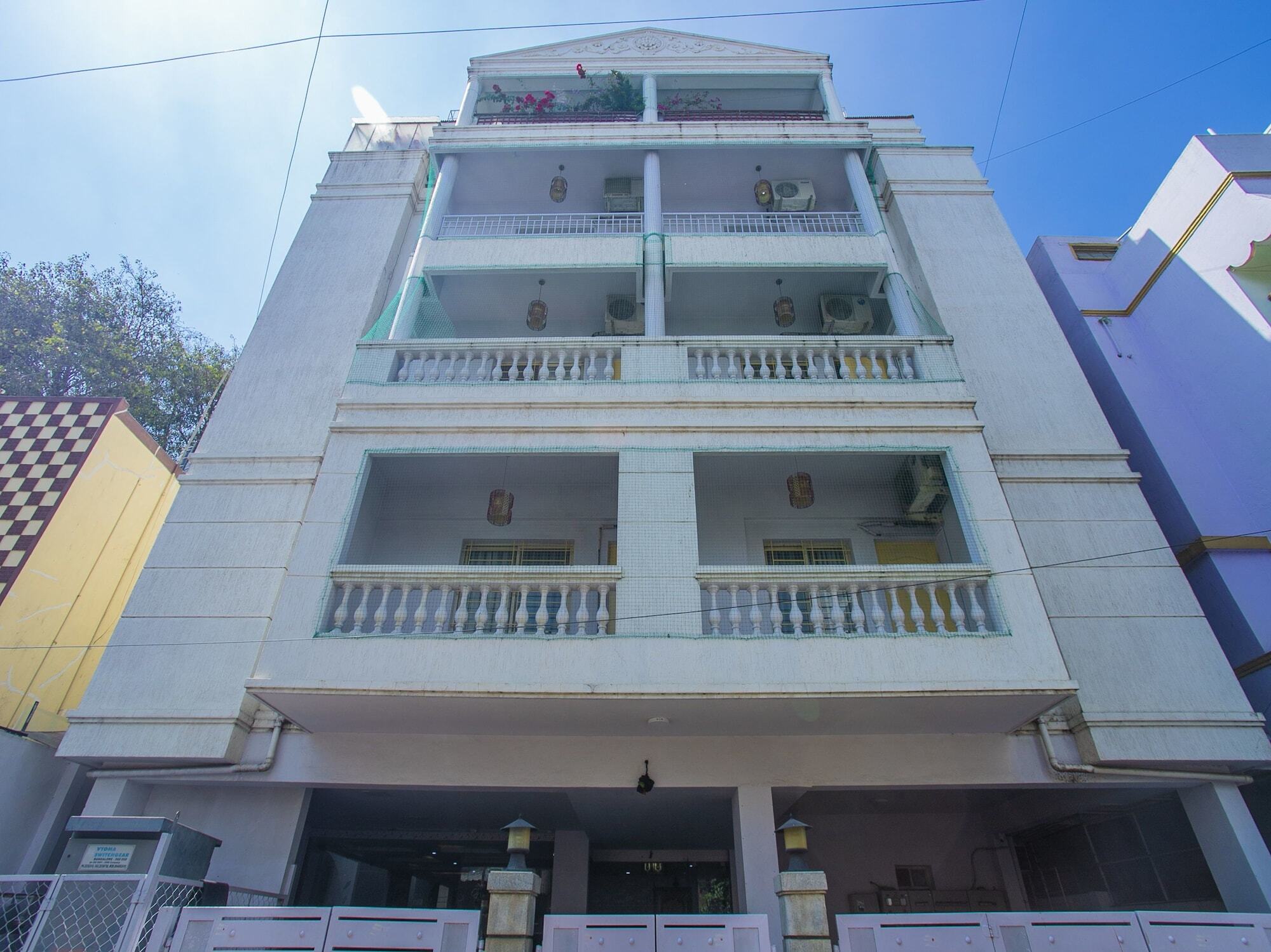 Oyo 23360 White Bricks Inn Bengaluru Zewnętrze zdjęcie